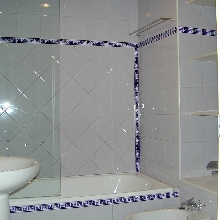Salle de bain. Étude anciens quincallerie