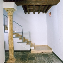 Entrée de l\'immeuble. Étude anciens quincallerie