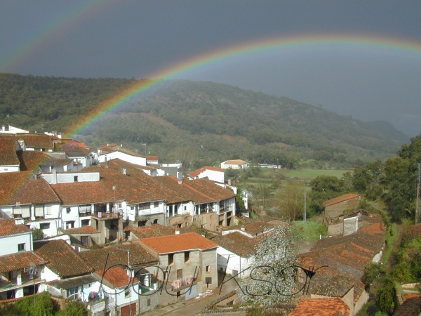 El risco del Lomero, Valdelarco Country Houses in Spain. Valdelarco. Sierra de Aracena